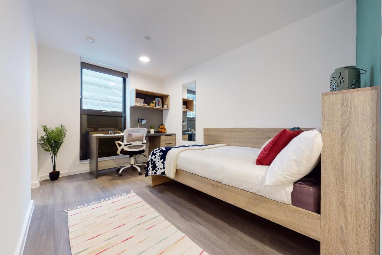 Canvas Walthamstow London For Students Only *