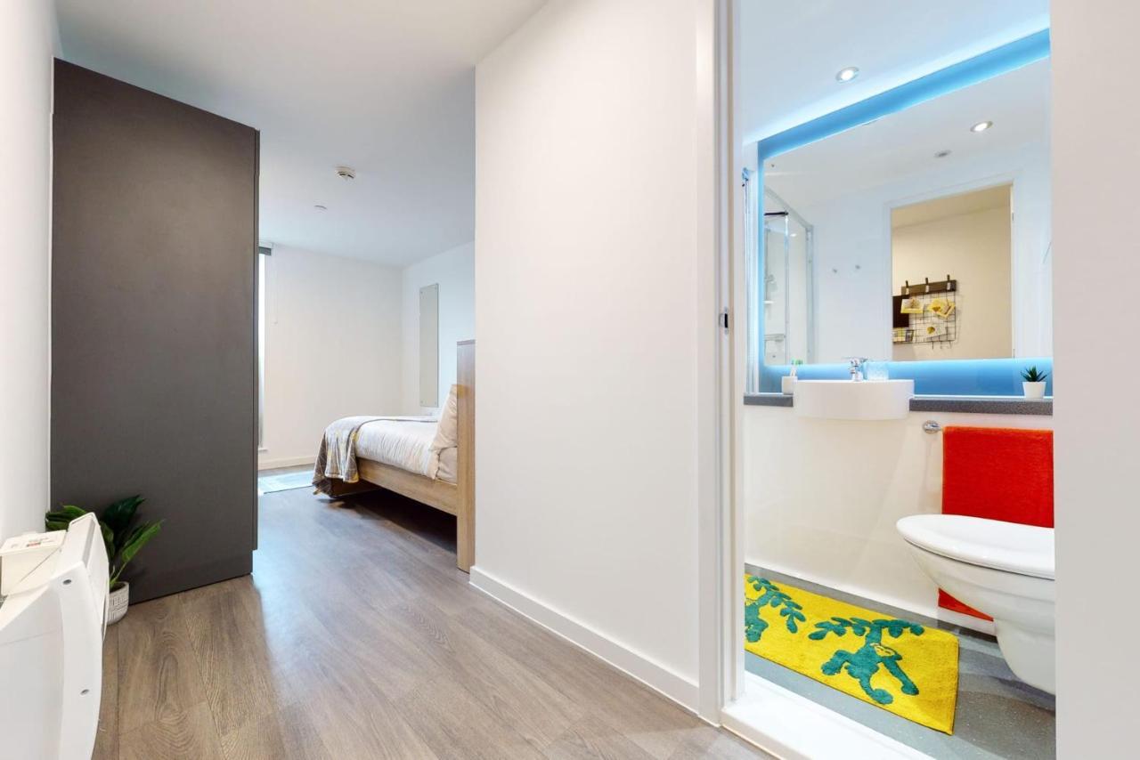Canvas Walthamstow London For Students Only