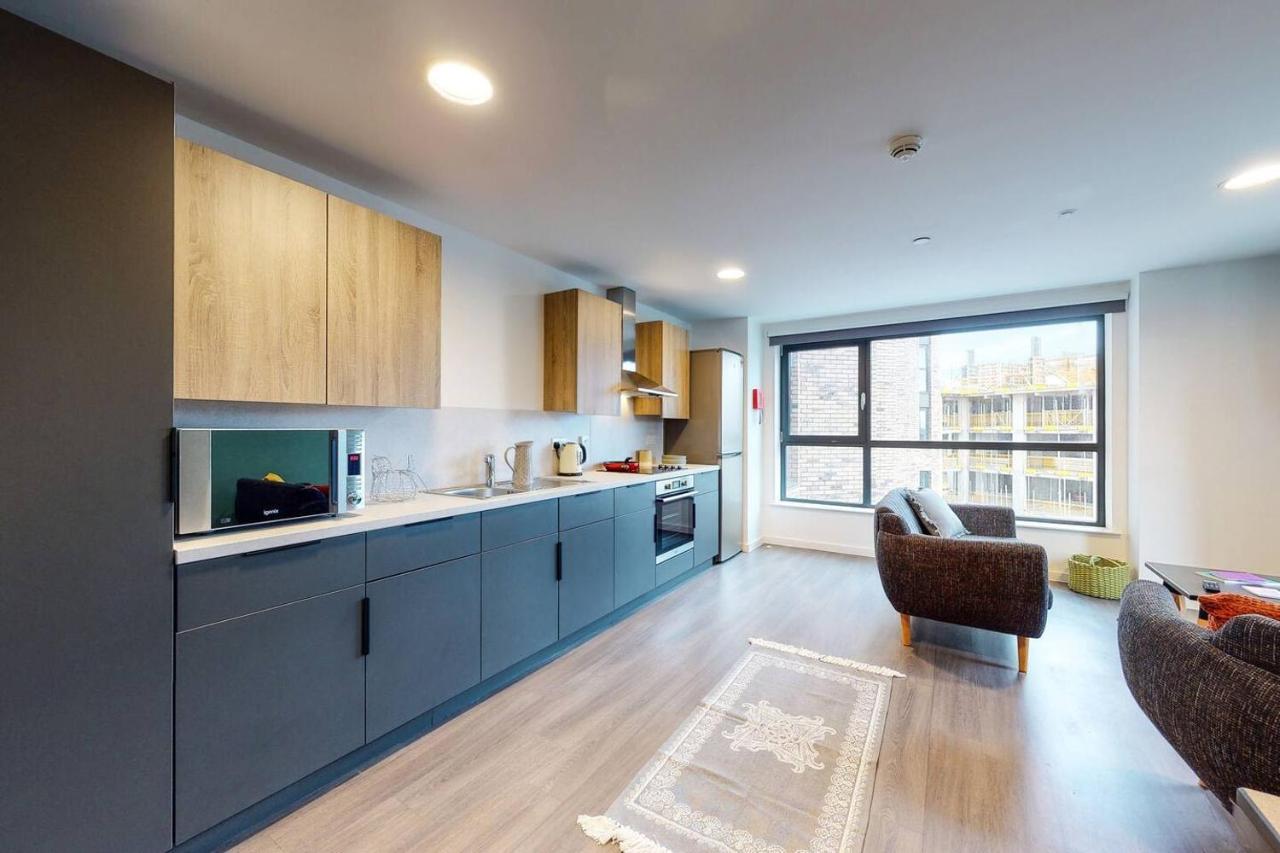 Canvas Walthamstow London For Students Only *